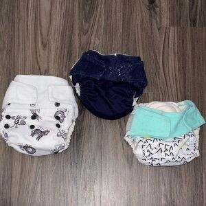 Bundle of 3 Velcro grovia cloth diaper shells. 4 inserts!